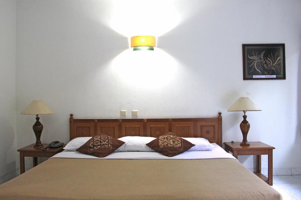 Hotel Winotosastro Garden Yogyakarta Bilik gambar